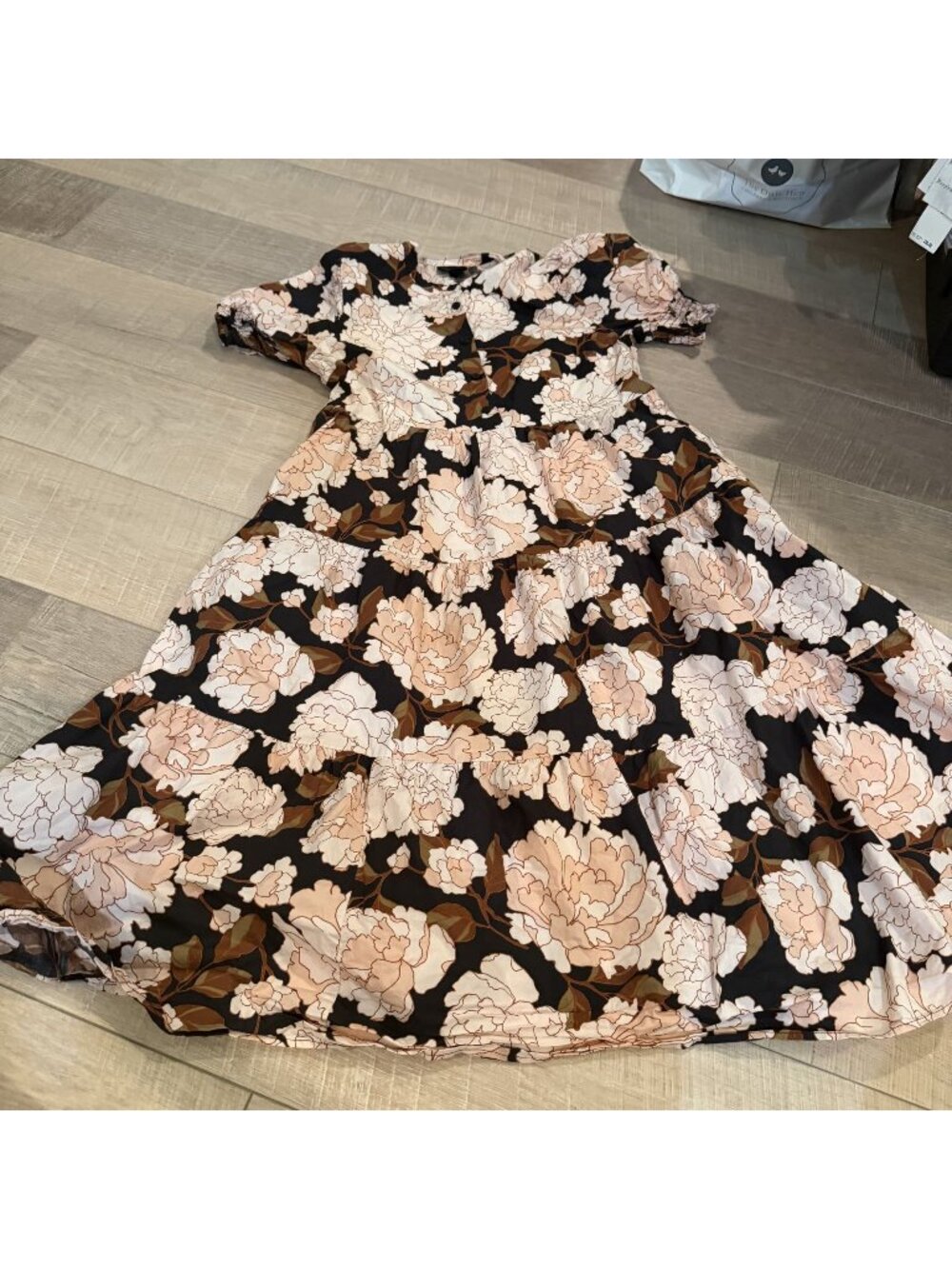 Who What Wear Womens Brown Floral Dress Perfect for Fall Size Small